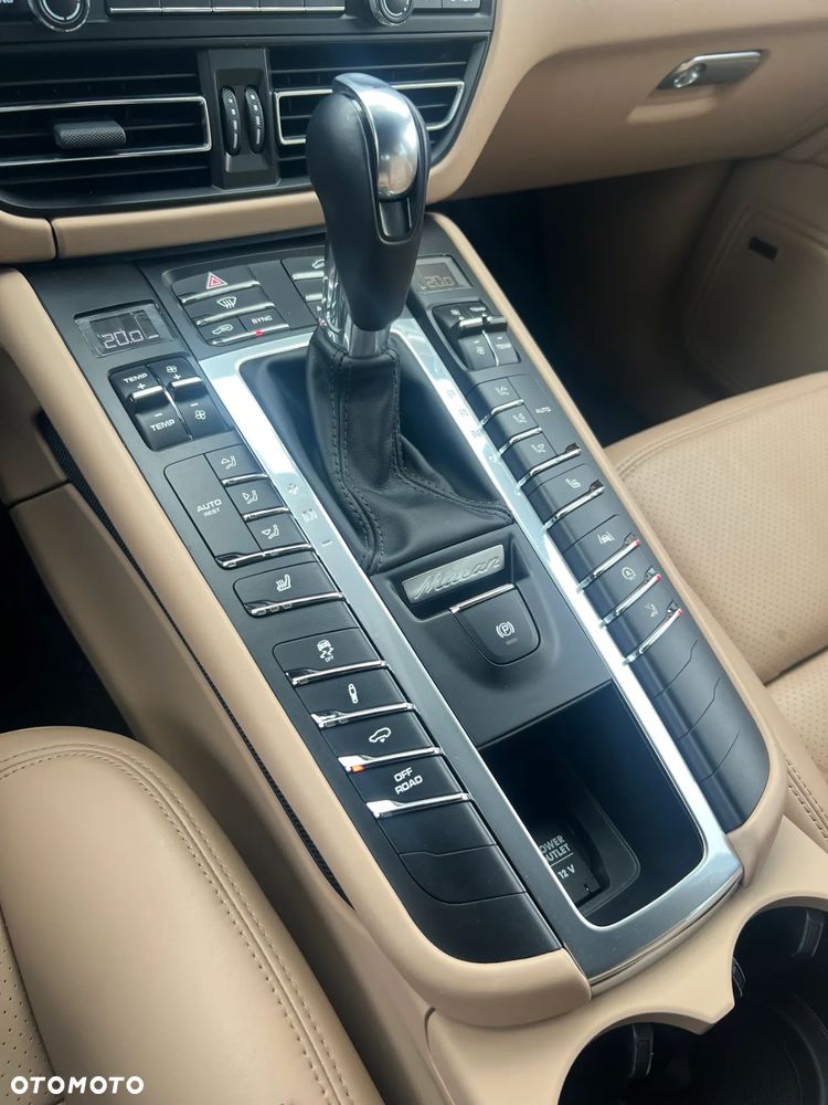 Porsche Macan Standard - 30