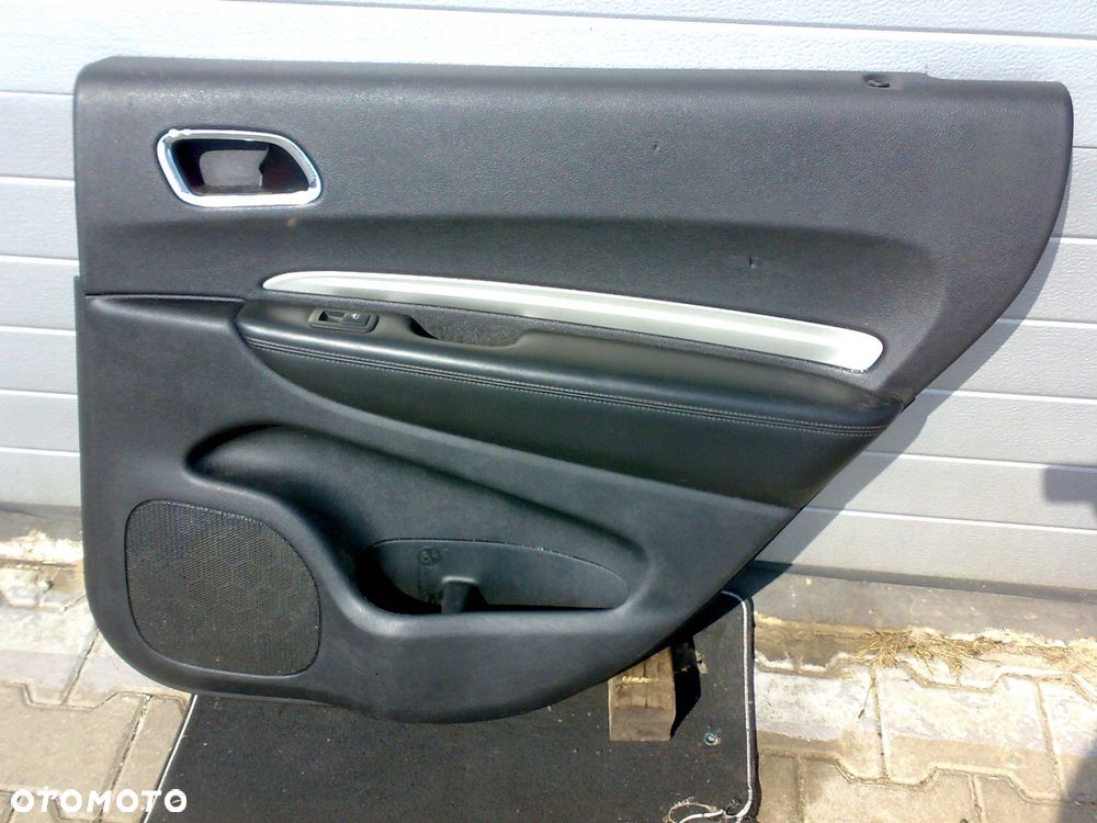 dodge durango iii 2014 - tapicerka drzwi boczek panel szyb tylna prawa - 1