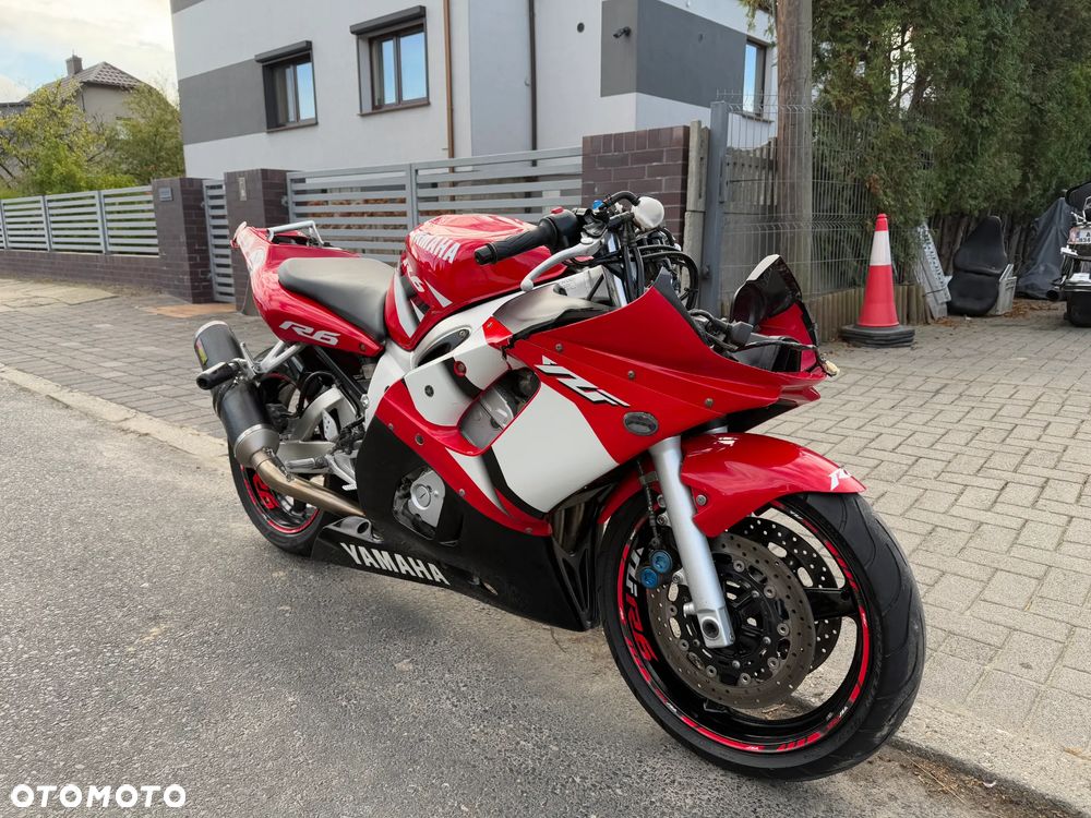 Yamaha R6 - 22