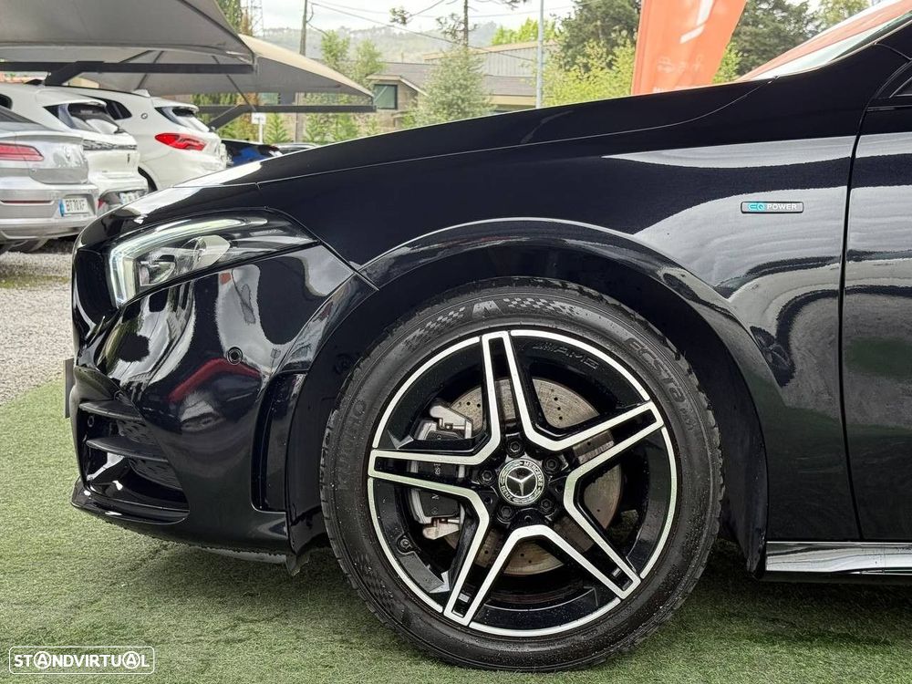 Mercedes-Benz A 250 e 8G-DCT AMG Line - 32