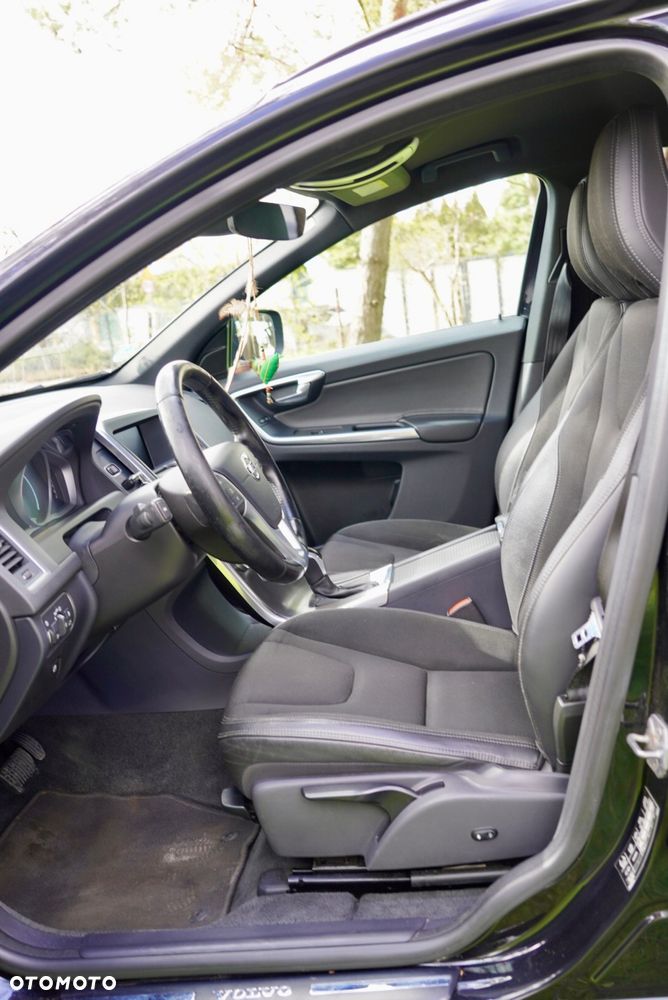Volvo XC 60 D4 Drive-E Momentum - 9