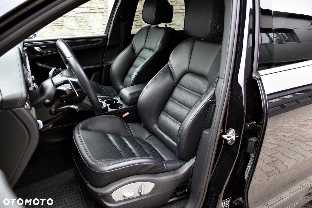 Porsche Macan T - 11