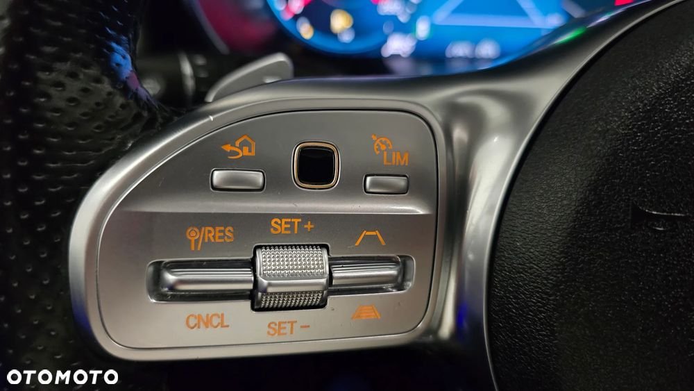 Mercedes-Benz GLC 300 de 4Matic 9G-TRONIC AMG Line Plus - 24
