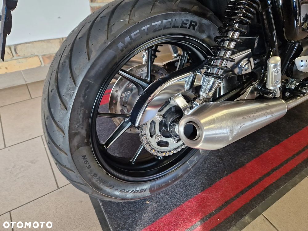 Triumph Street Twin - 26