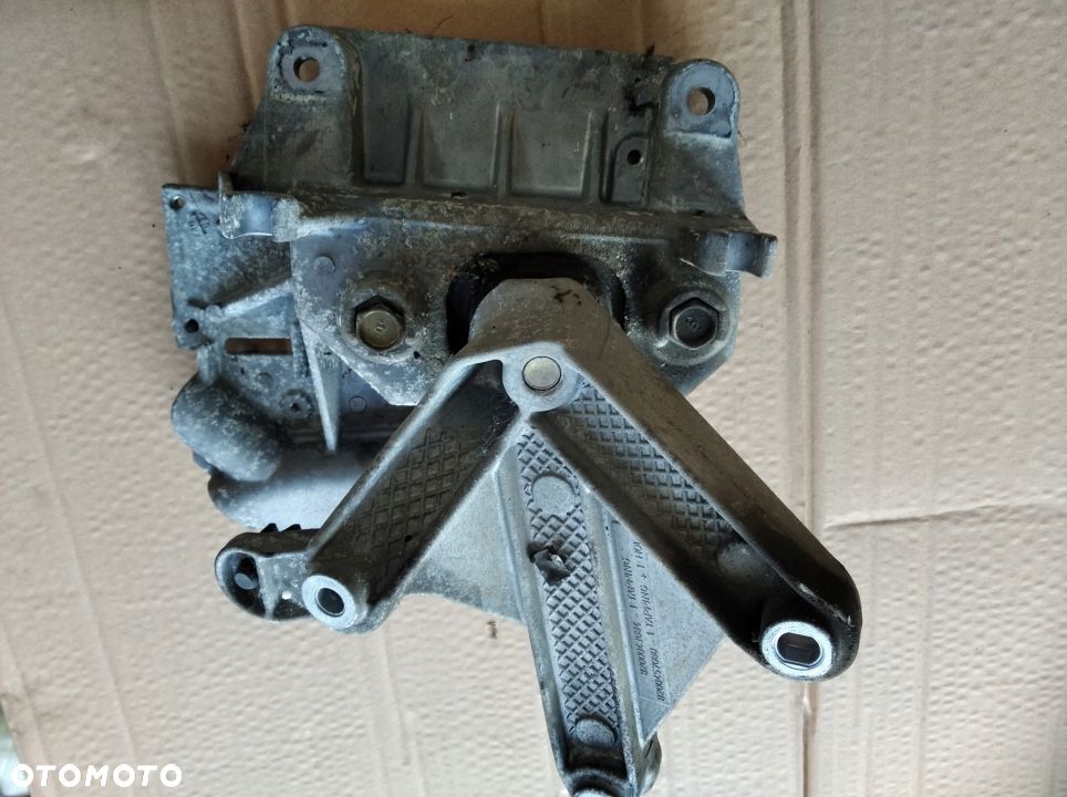 Nissan Note E11 I 1.5 DCI poduszka lapa skrzyni - 1