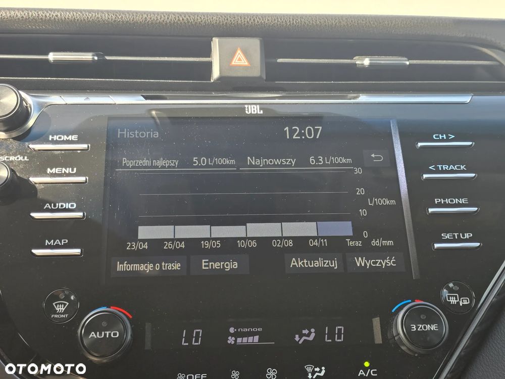 Toyota Camry 2.5 Hybrid Executive CVT - 26