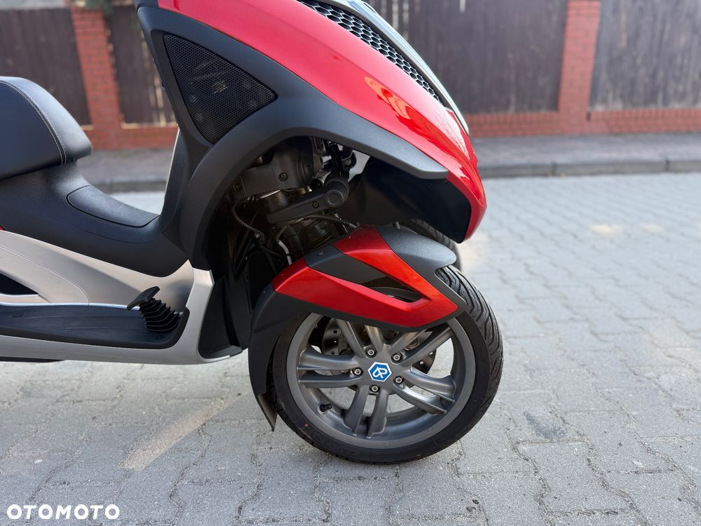 Piaggio MP-3 - 9