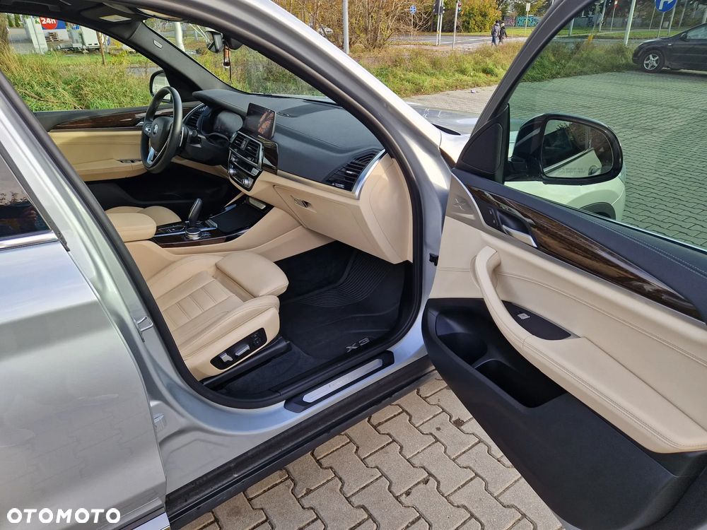 BMW X3 xDrive30i Luxury Line - 15