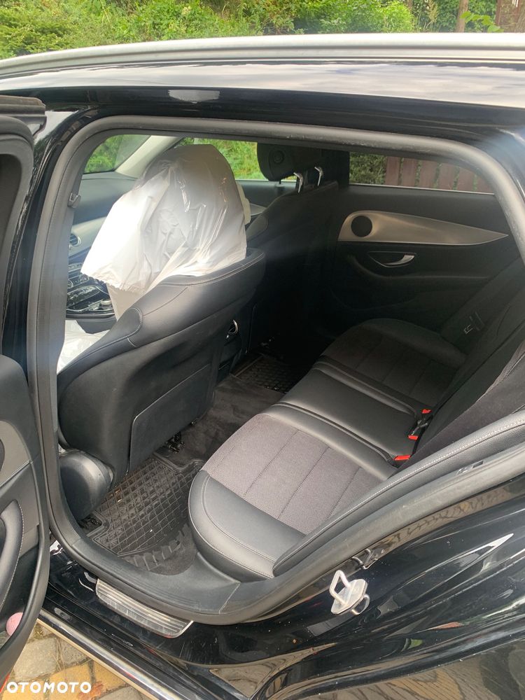 Mercedes-Benz Klasa E 200 d 9G-TRONIC - 24