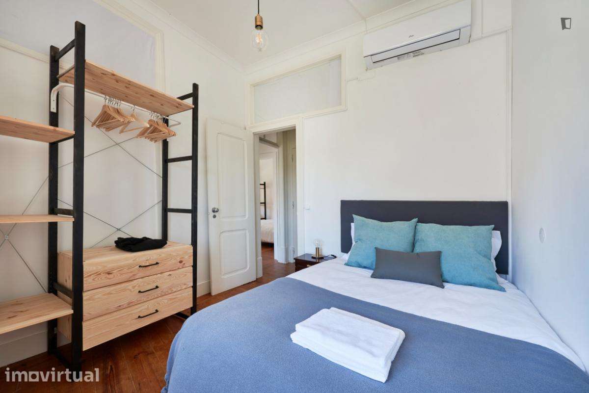 Quarto - localizado em Princípe Real Lisbon - Grande imagem: 5/22