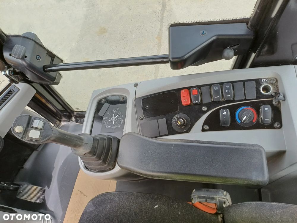 Caterpillar 906M - 13