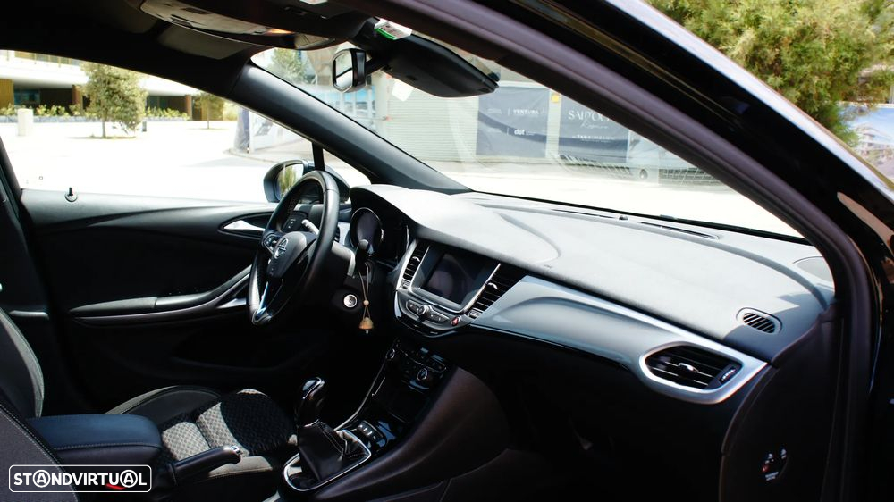 Opel Astra Sports Tourer - 16