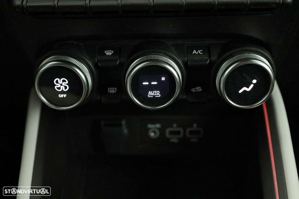 Renault Clio 1.0 TCe Techno Bi-Fuel - 13