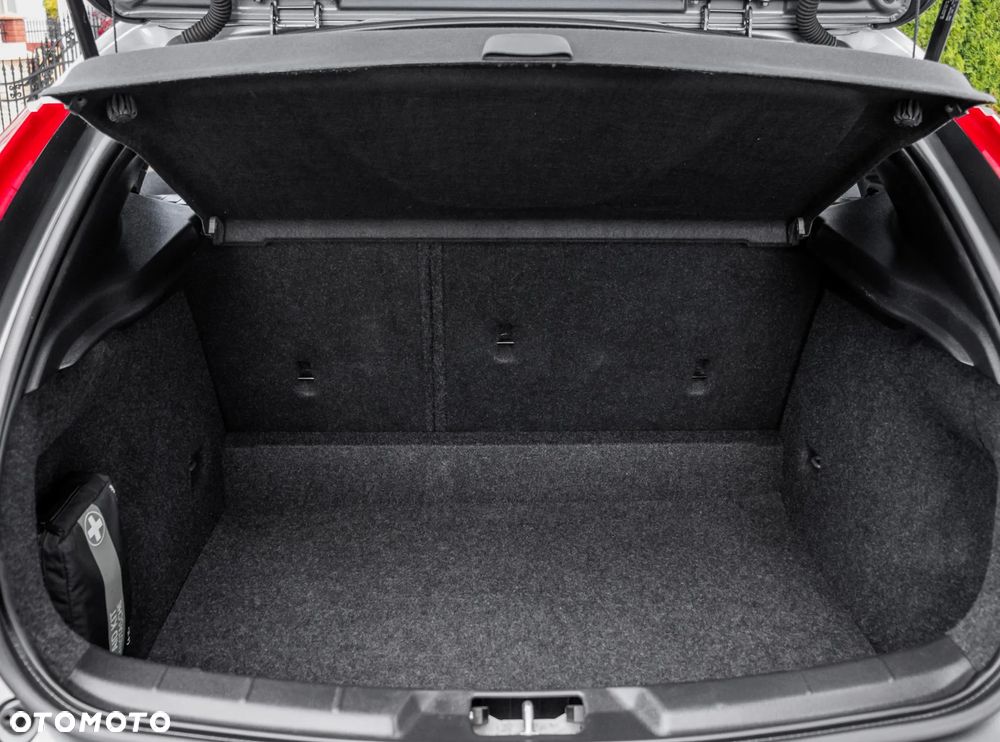 Volvo V40 T3 Drive-E R-Design Momentum - 28