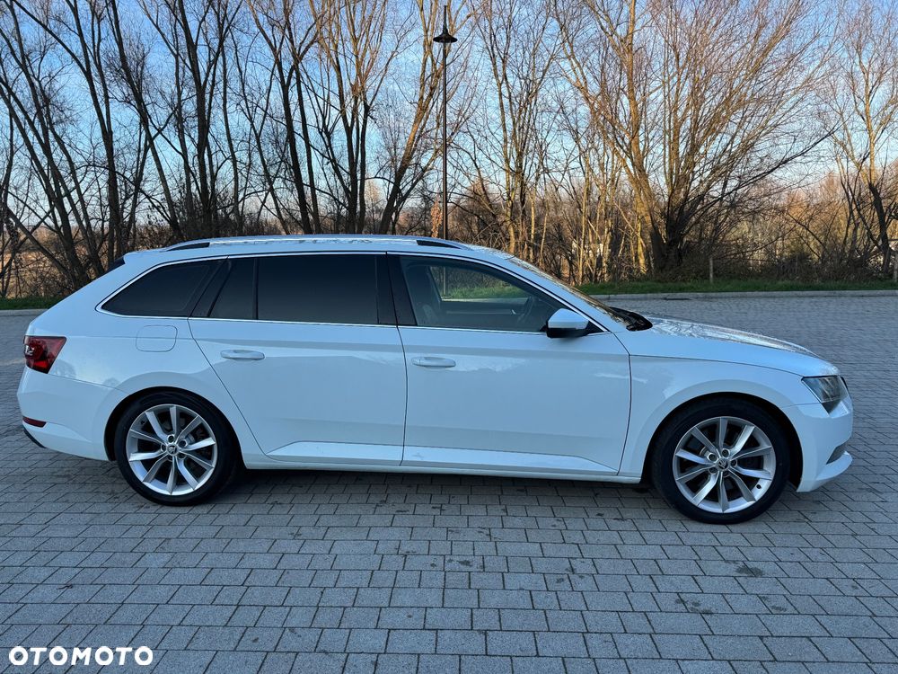 Skoda Superb 2.0 TSI 4x4 DSG SportLine - 4