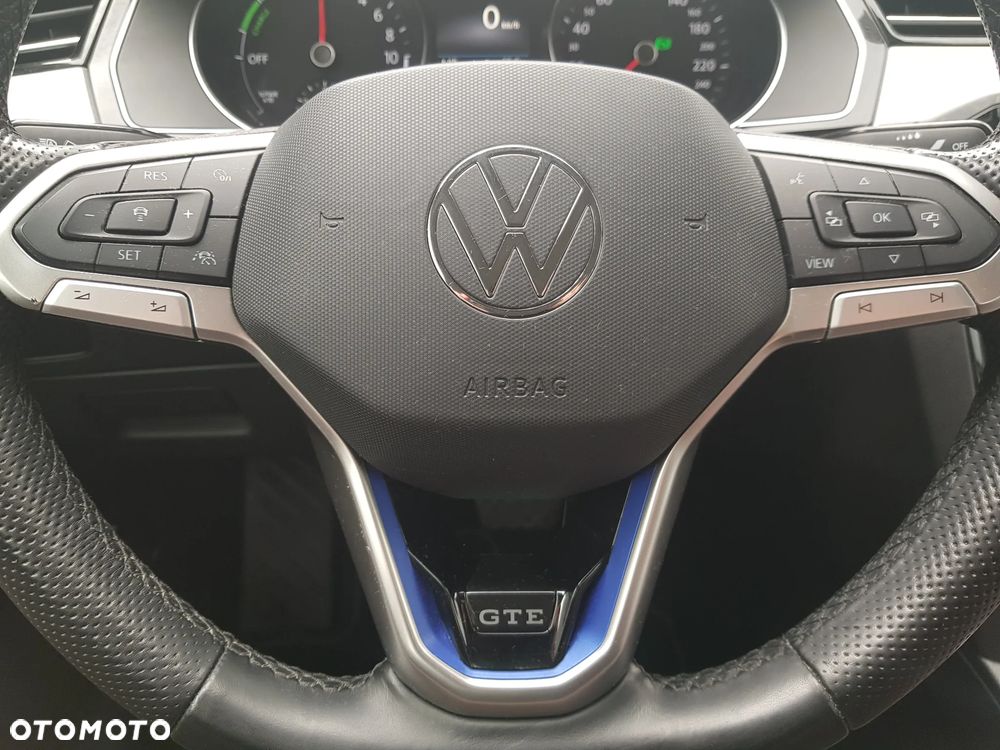 Volkswagen Passat - 20