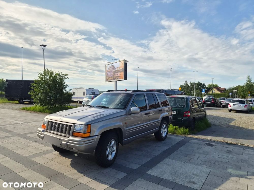 Jeep Grand Cherokee 5.9 Limited - 1