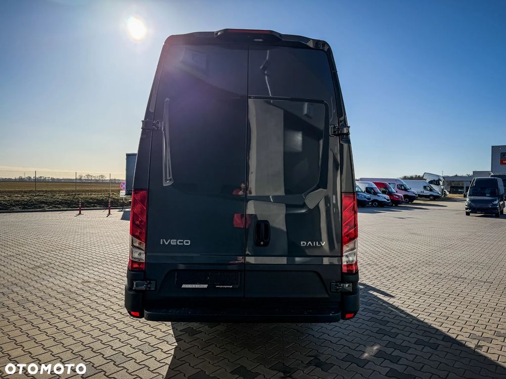 Iveco Daily 35S18HV L4H3 Furgon od ręki - 6