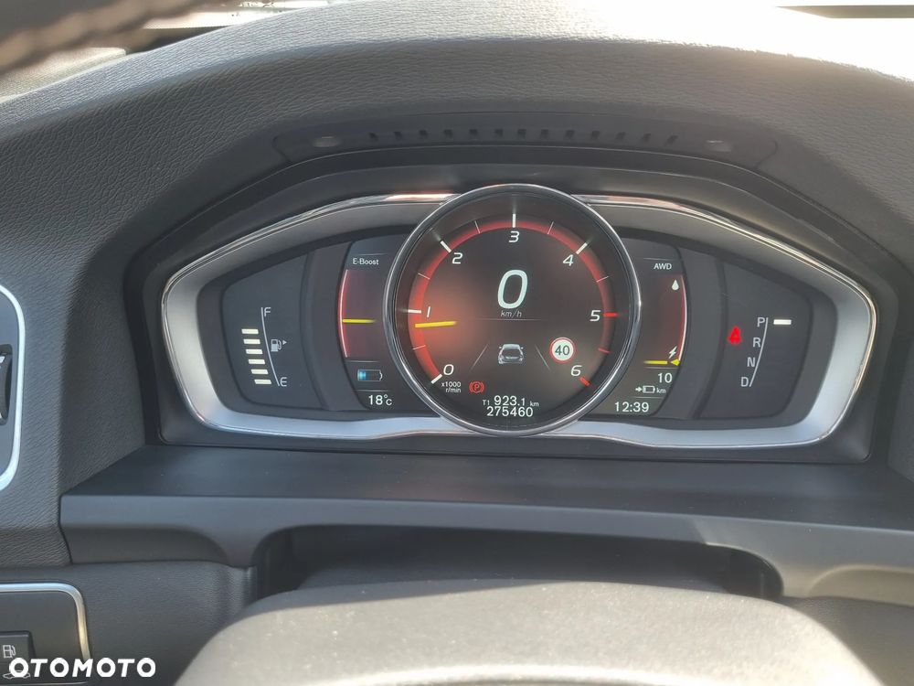 Volvo V60 D6 AWD Plug-in Hybrid R-Design Summum - 19