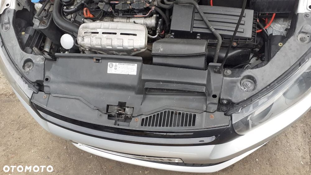 Pas przod VW SCIROCCO 1.4 2.0 TFSI - 2