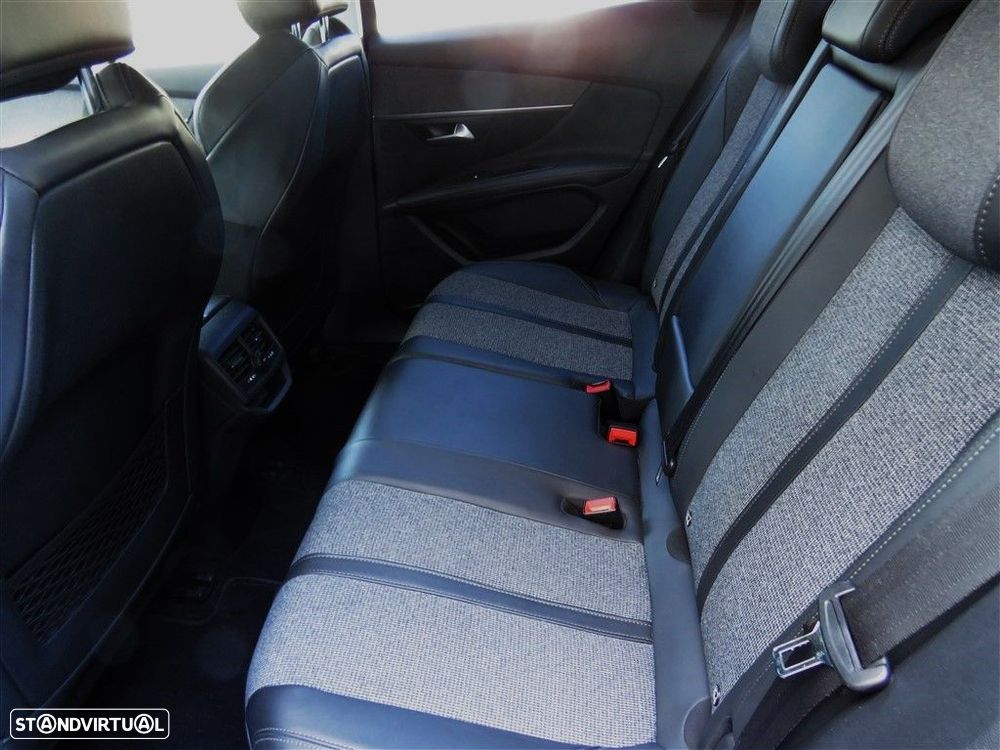 Peugeot 3008 1.5 BlueHDi Allure EAT8 - 13