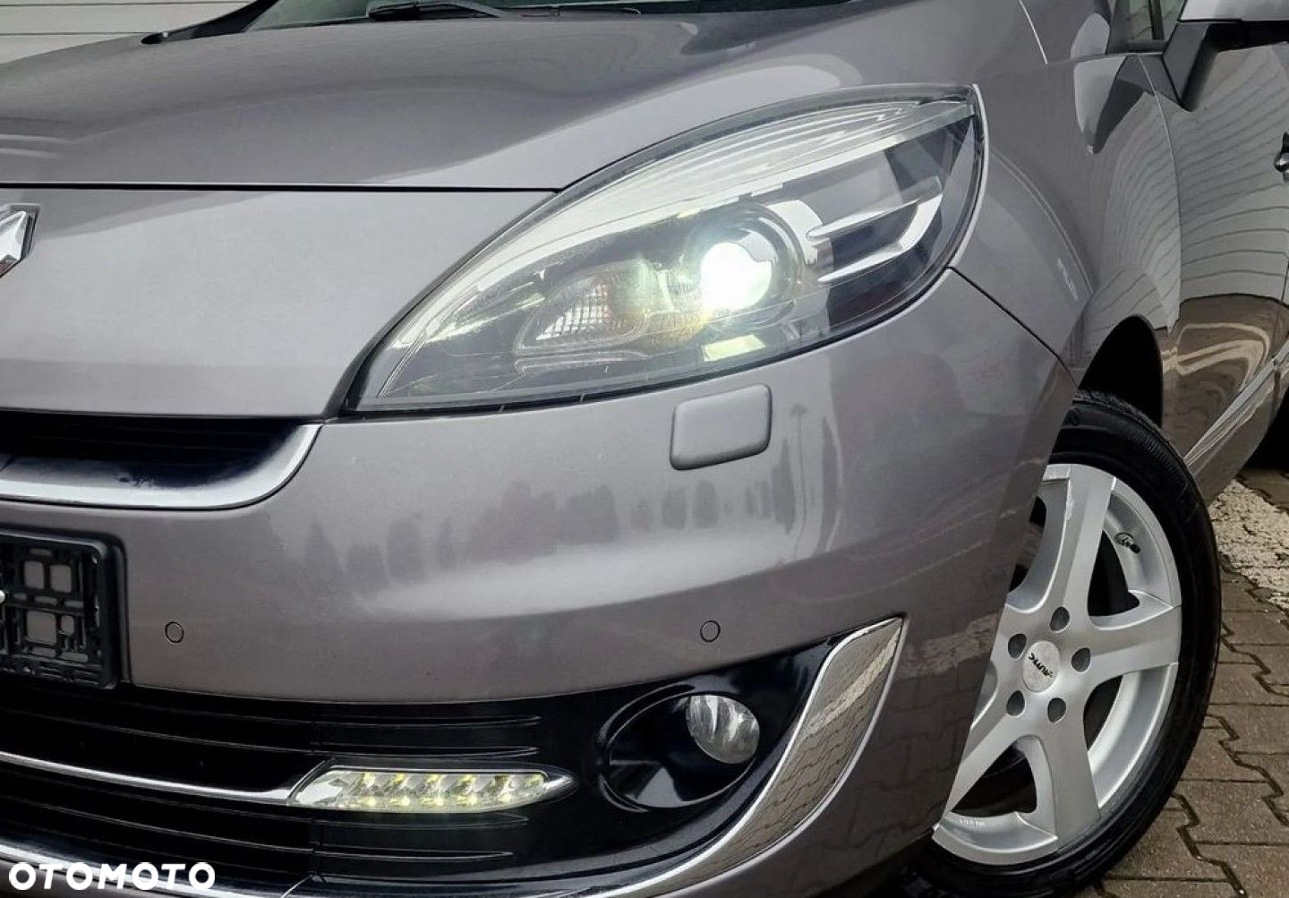 Renault Grand Scenic - 33