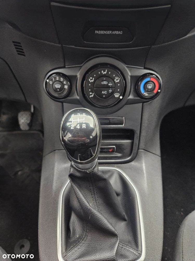 Ford Fiesta - 12