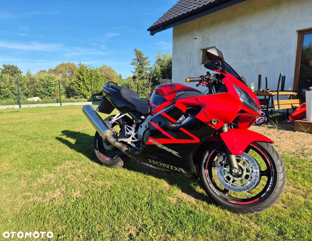 Honda CBR - 1