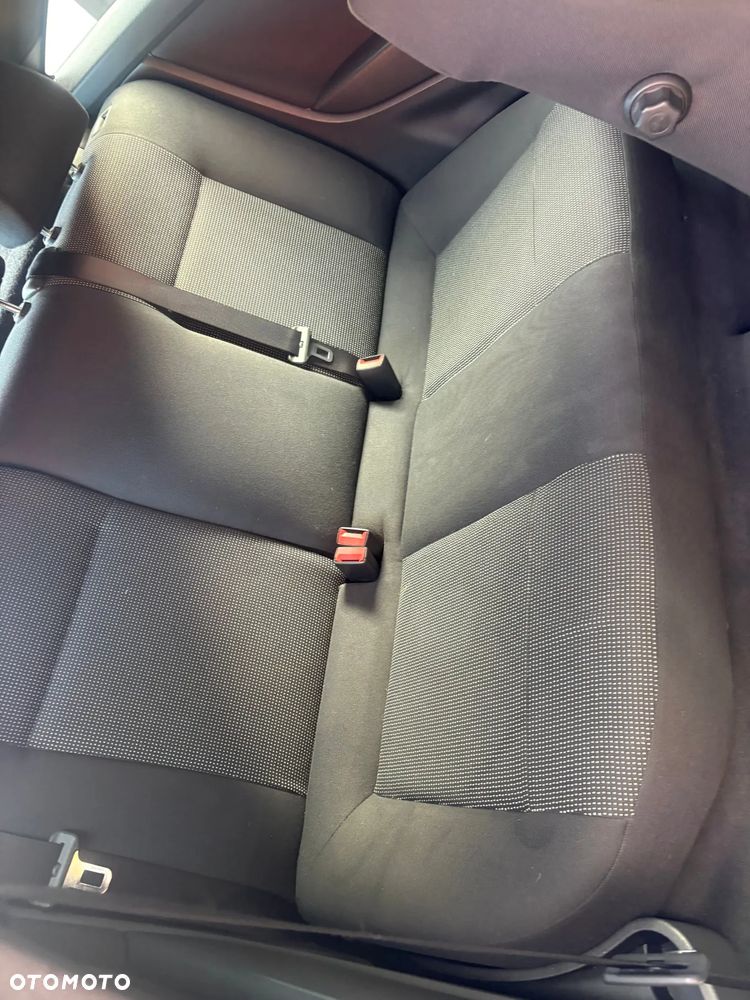 Opel Astra III GTC 1.6 T Cosmo - 11