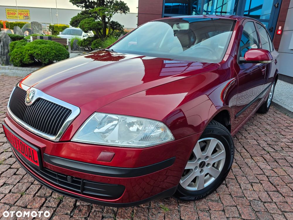 Skoda Octavia 1.6 Ambiente - 22