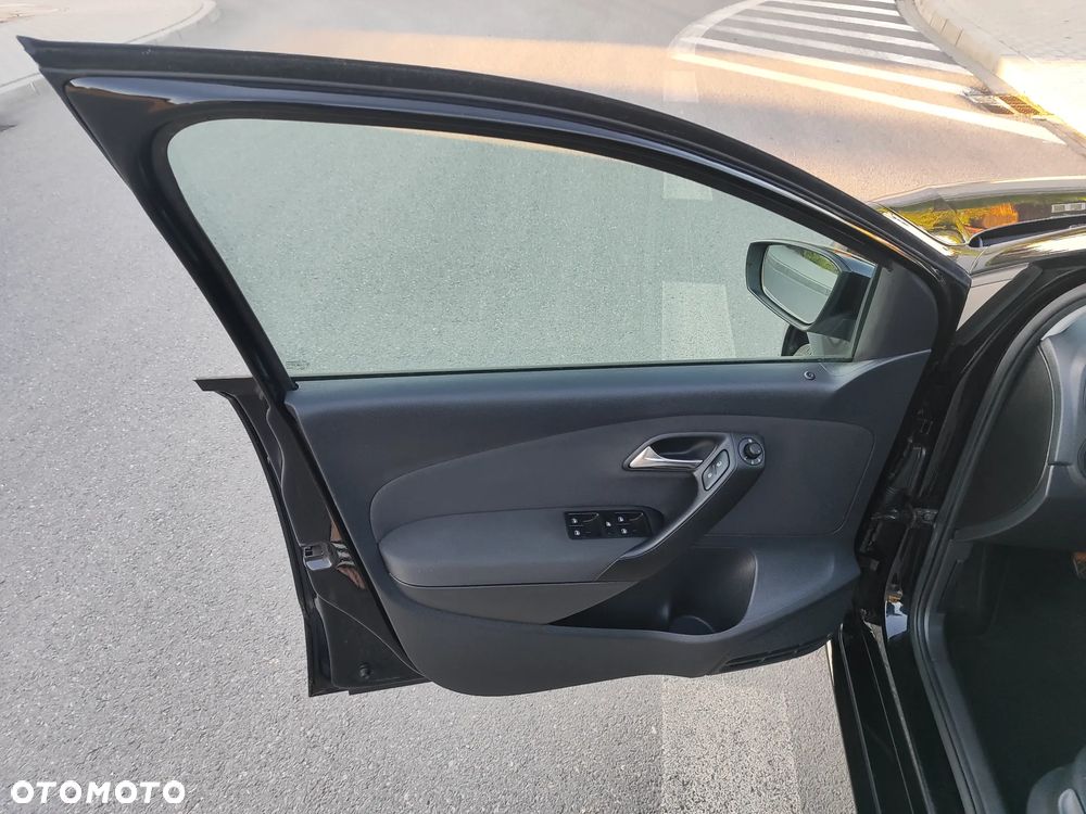 Volkswagen Polo 1.4 FSI Highline - 25