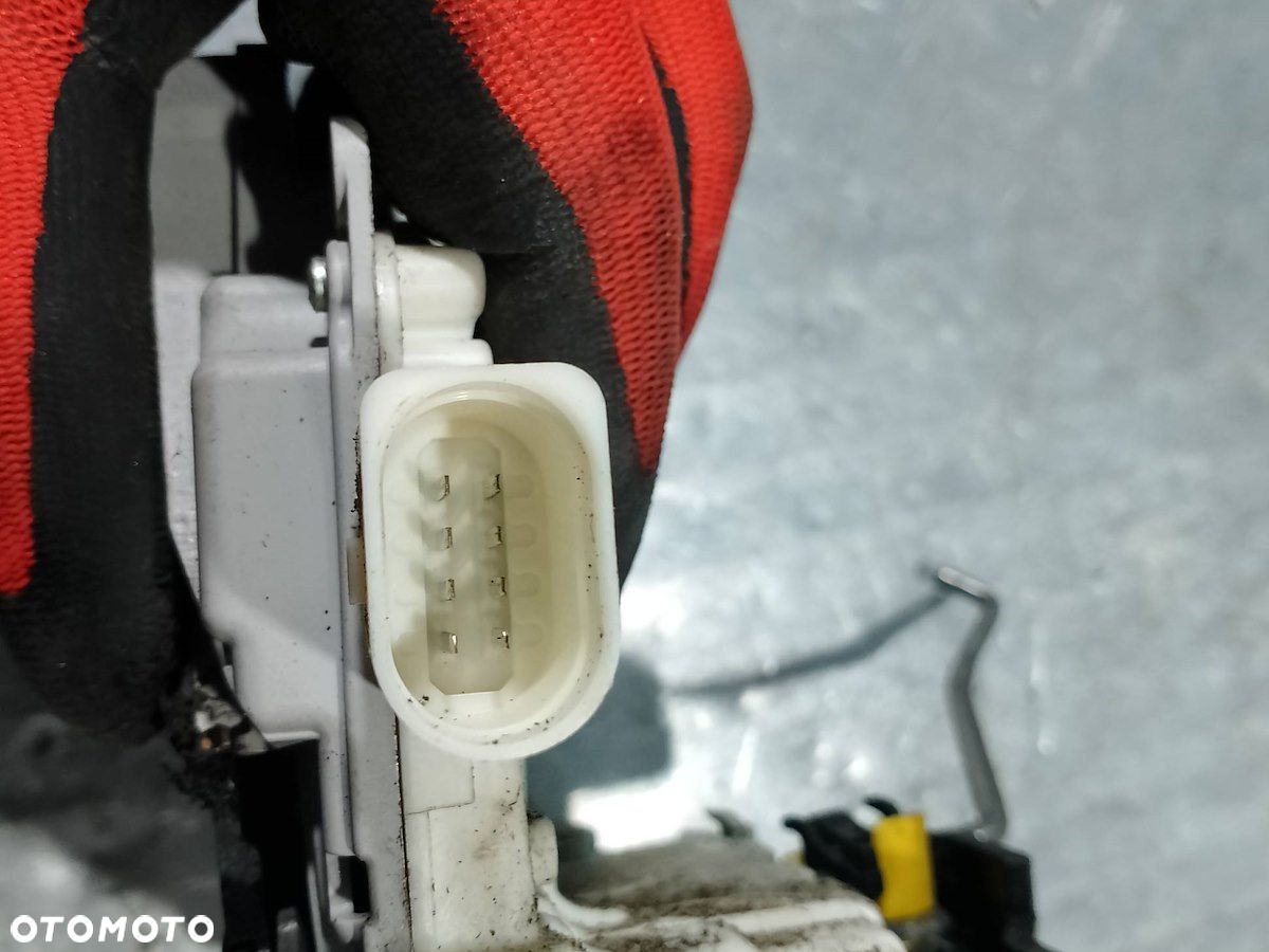 ZAMEK DRZWI LEWY TYŁ SEAT EXEO 8E0839015AA - 4