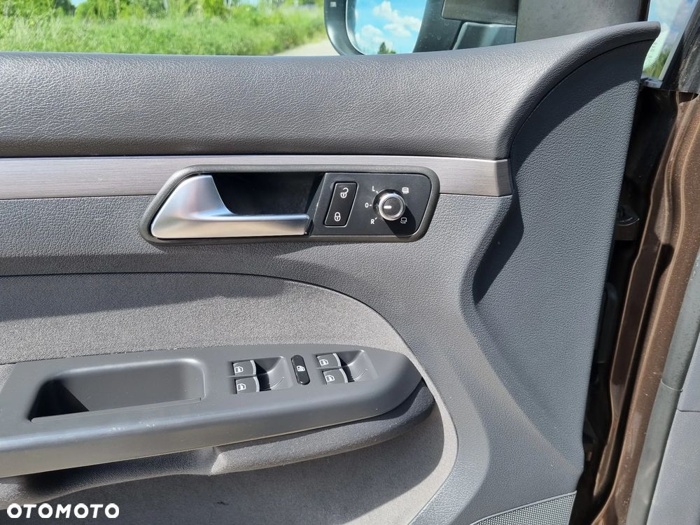 Volkswagen Touran 2.0 TDI DPF Cross - 21