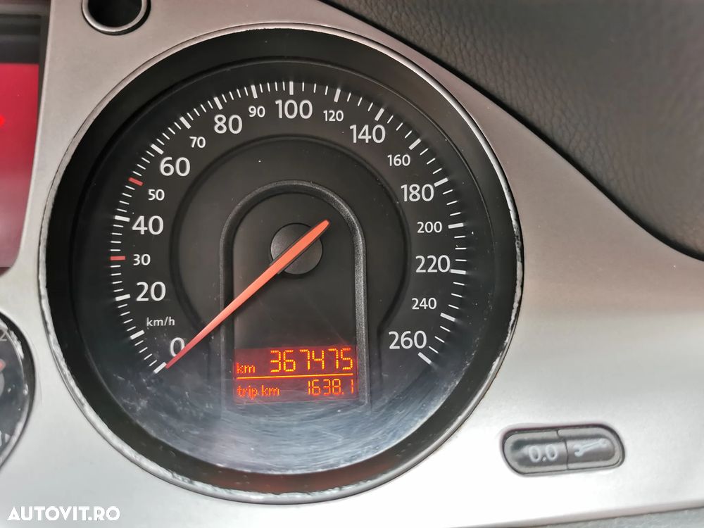 Volkswagen Passat - 30