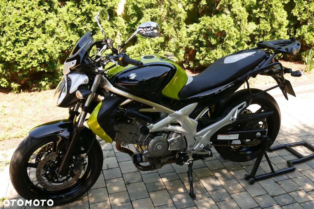 Suzuki Gladius - 16