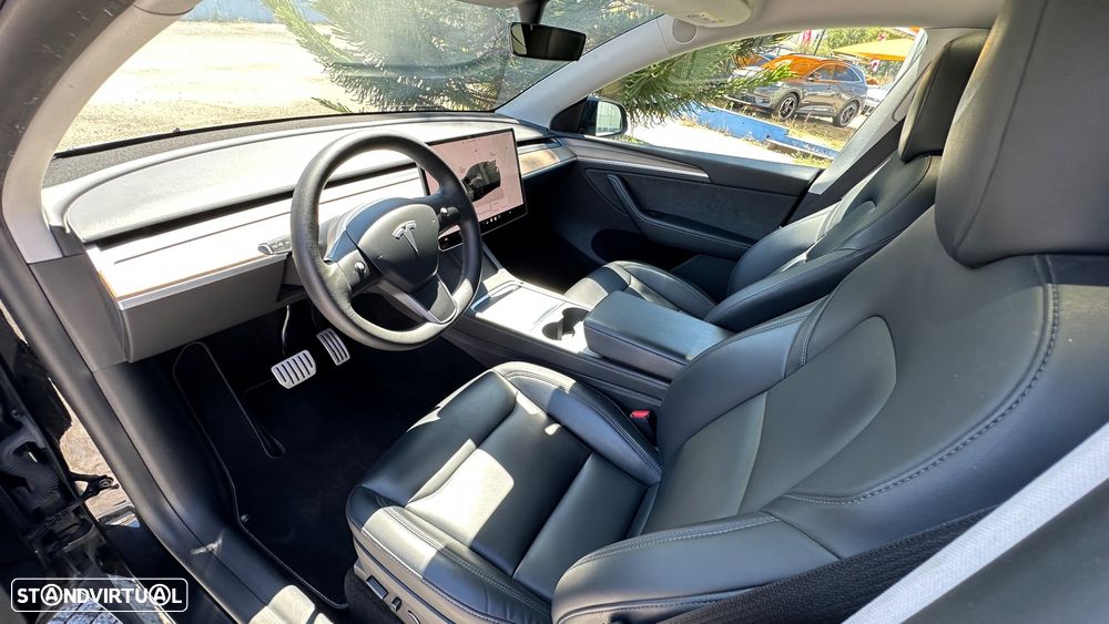 Tesla Model Y Performance Dual Motor AWD - 23