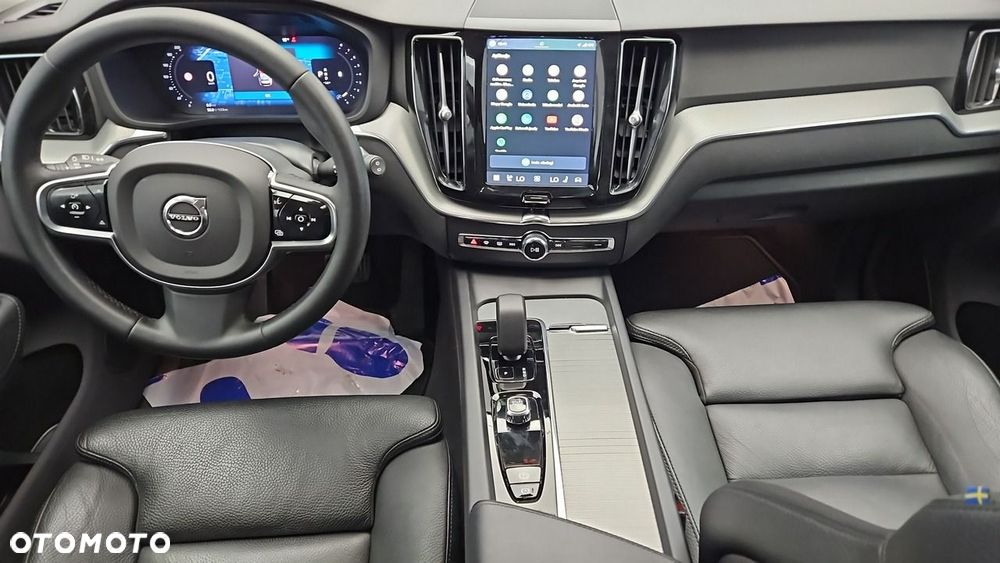 Volvo XC 60 B4 B Plus Dark - 13