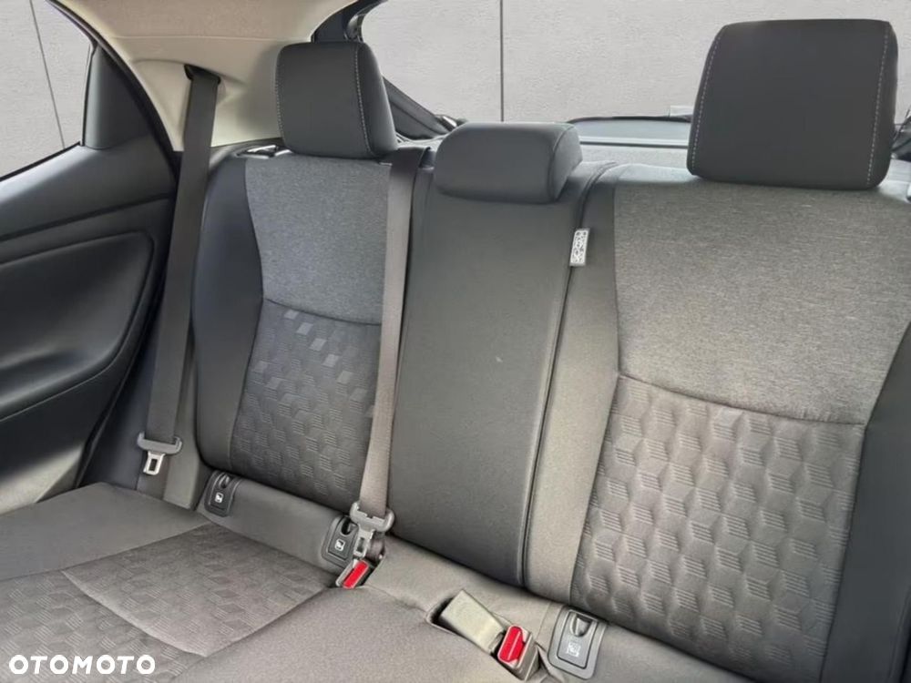 Toyota Yaris - 11
