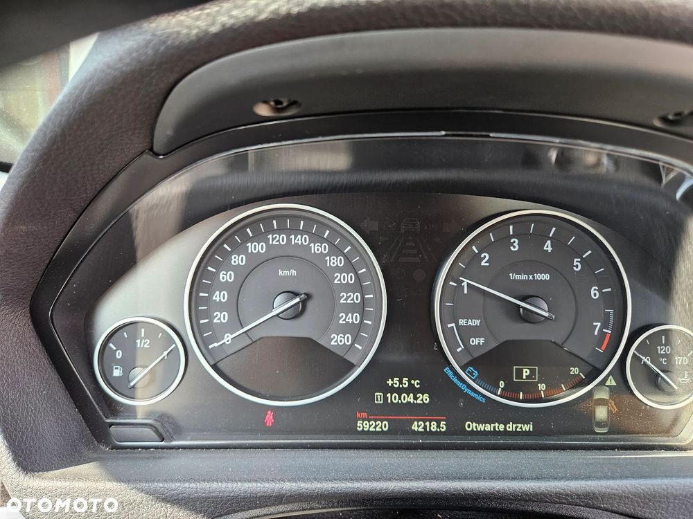 BMW Seria 3 320i xDrive - 5