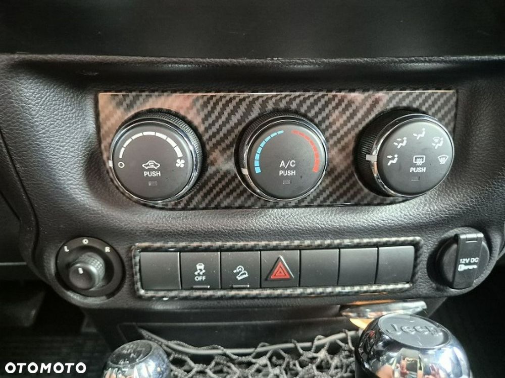 Jeep Wrangler - 32