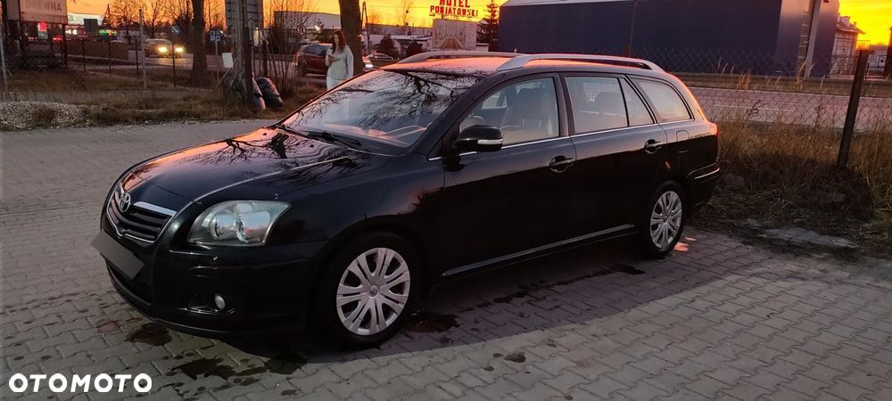 Toyota Avensis 2.0 D-4D - 1