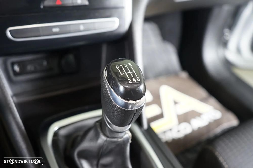 Renault Mégane Sport Tourer 1.5 dCi Intens - 27