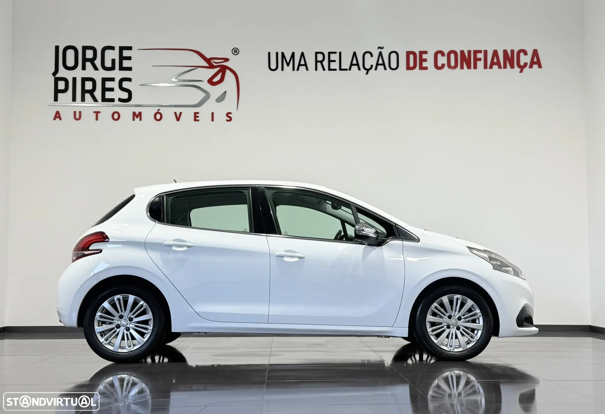 Peugeot 208 1.2 PureTech Allure - 12