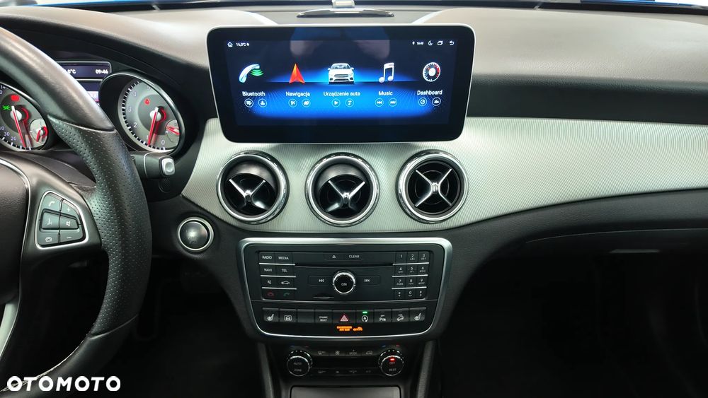 Mercedes-Benz GLA 250 4Matic 7G-DCT UrbanStyle Edition - 24