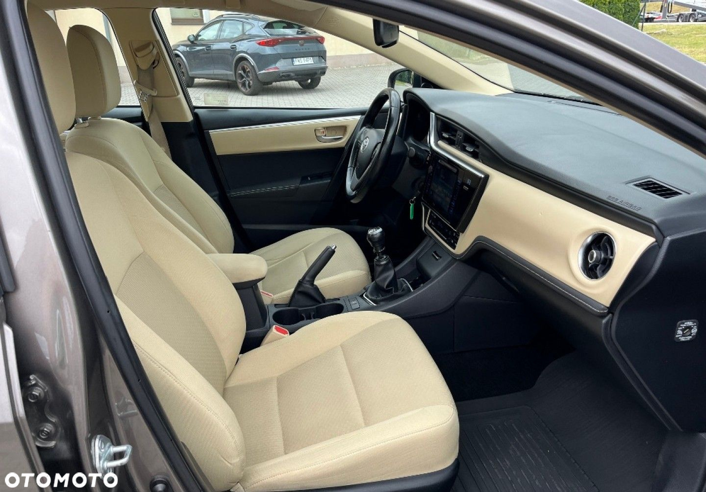 Toyota Corolla - 10