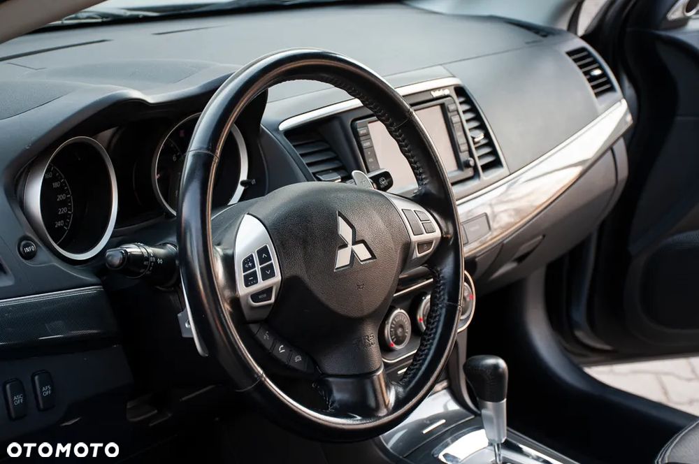 Mitsubishi Lancer 1.8 CVT Intense - 33