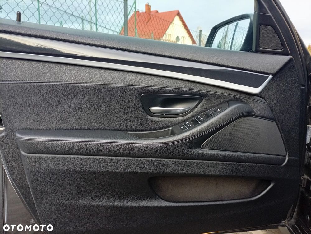 BMW Seria 5 525d xDrive Sport-Aut Modern Line - 18