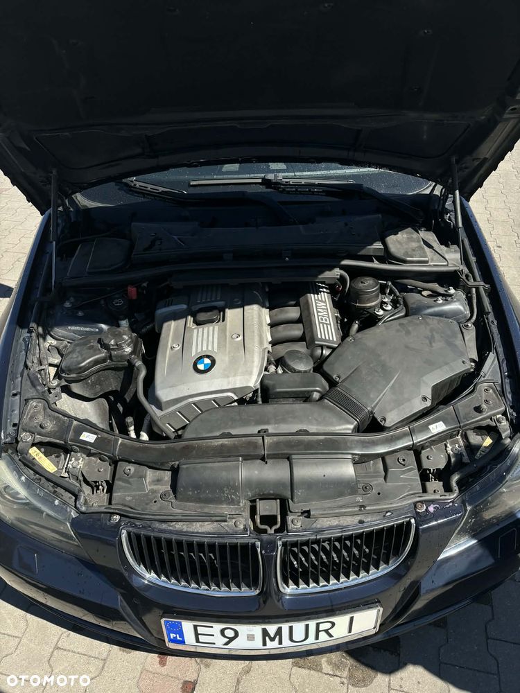 BMW Seria 3 330i - 10