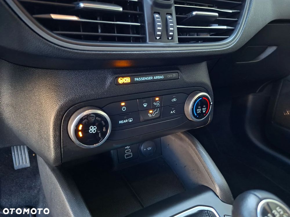 Ford Focus 1.5 EcoBlue Connected - 31