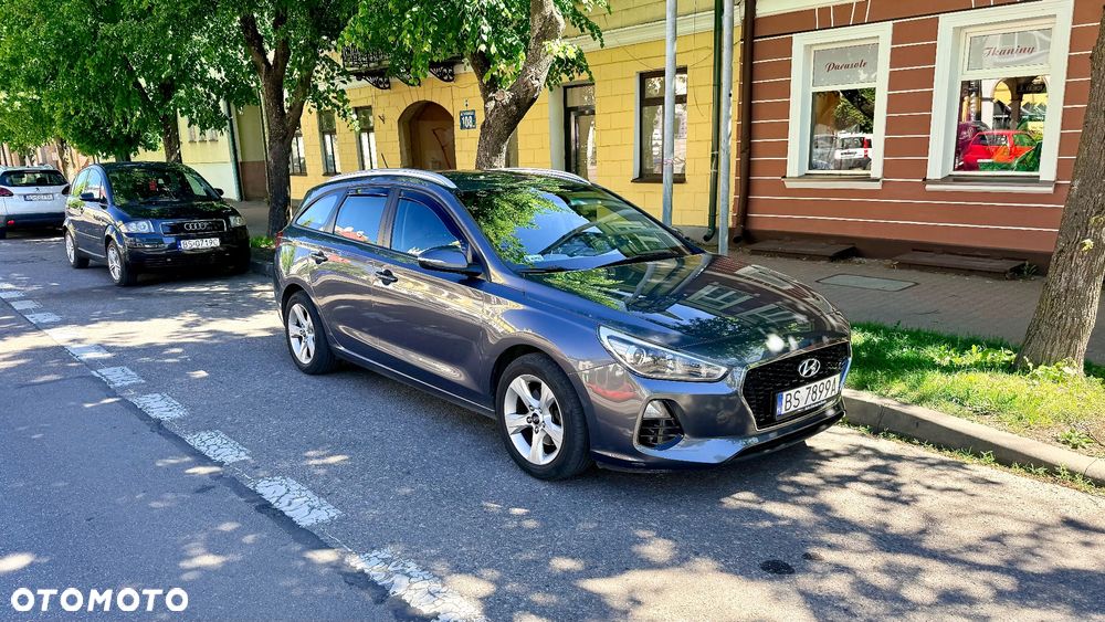 Hyundai i30 1.6 CRDi Classic + - 17